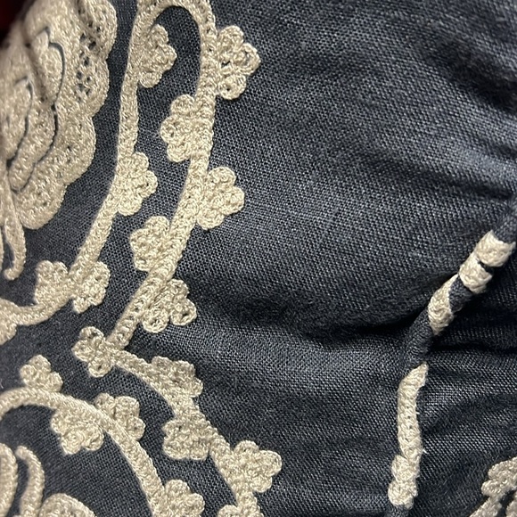 Single Accent Pillow - Picture 6 of 6